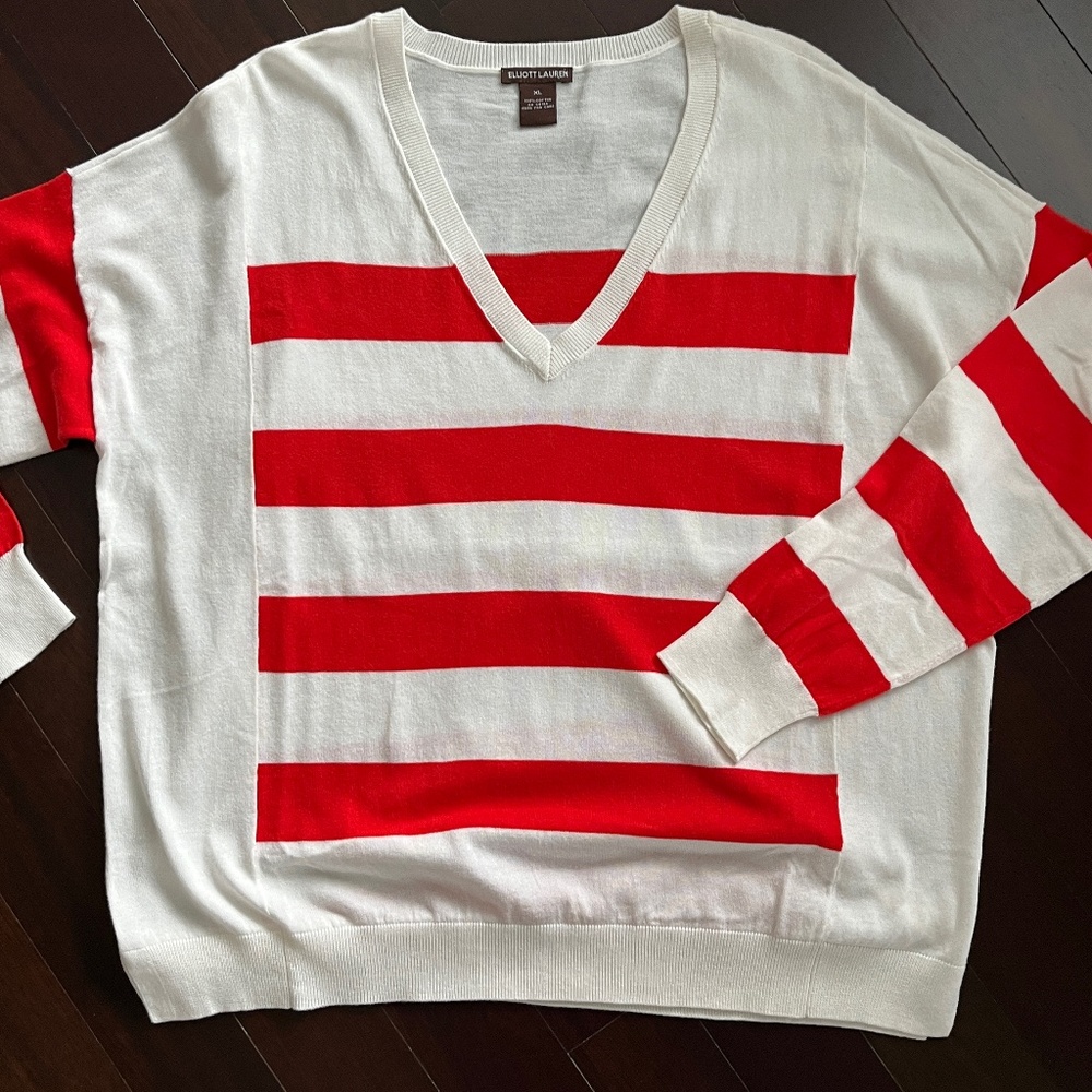 V neck light weight summer sweater New w/o